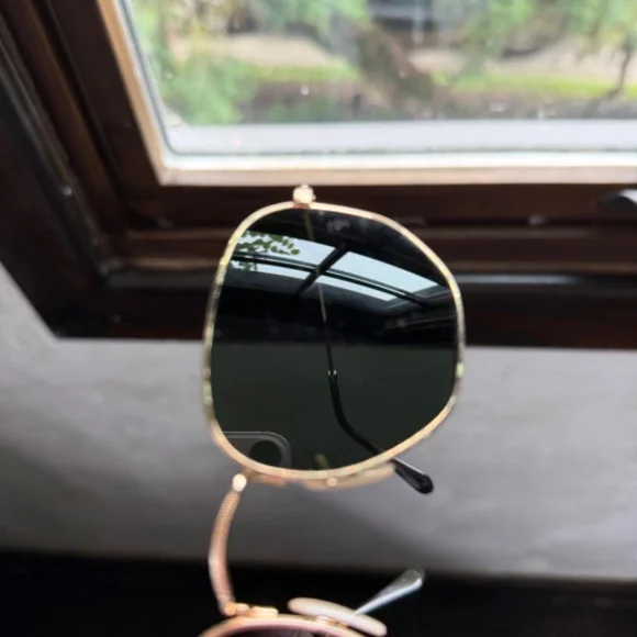 Ray Ban Sunglasses - Picture 8 of 9